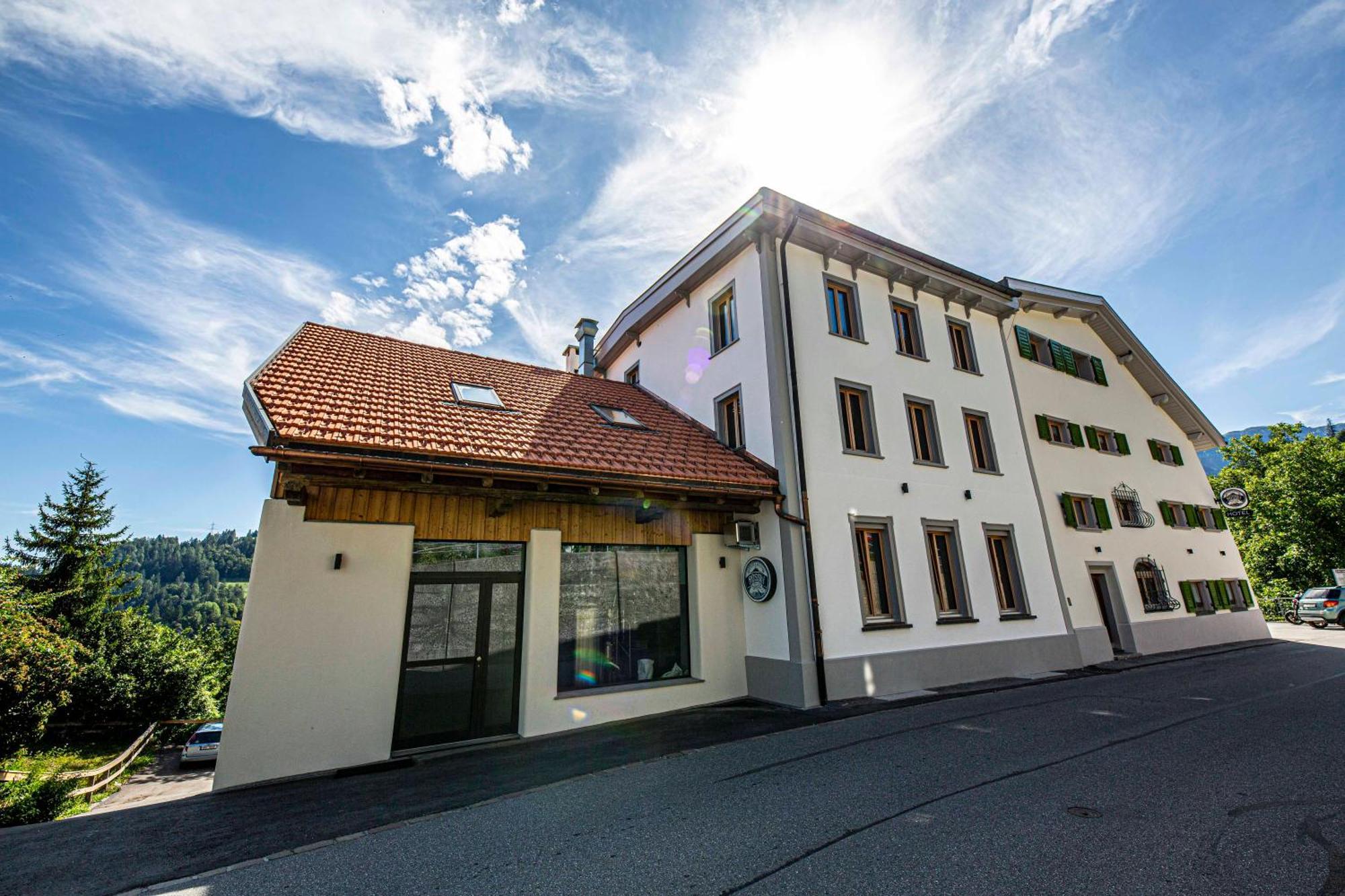 Gasthaus Roessli Versam Eksteriør billede